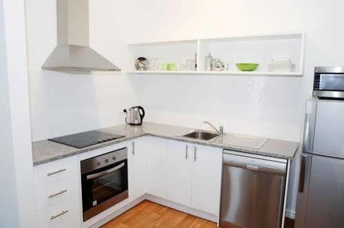 Albany Central Apartments Екстериор снимка